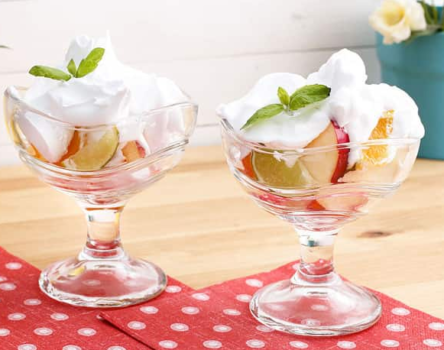 Ποτήρι παγωτού με πόδι