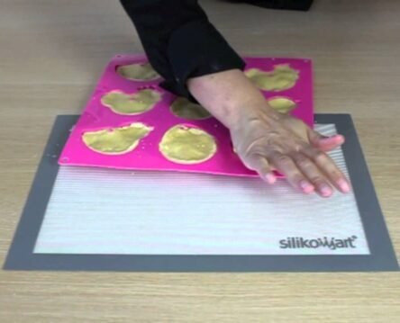 Φόρμα για κουλούρια πασχαλινά